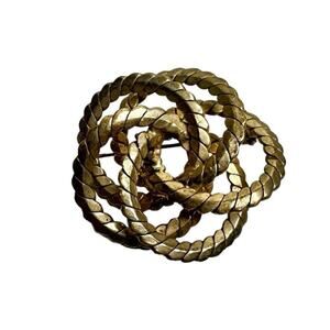Vintage Gold Knot Brooch Interwoven Circle Pin Timeless Knot Design Jewelry